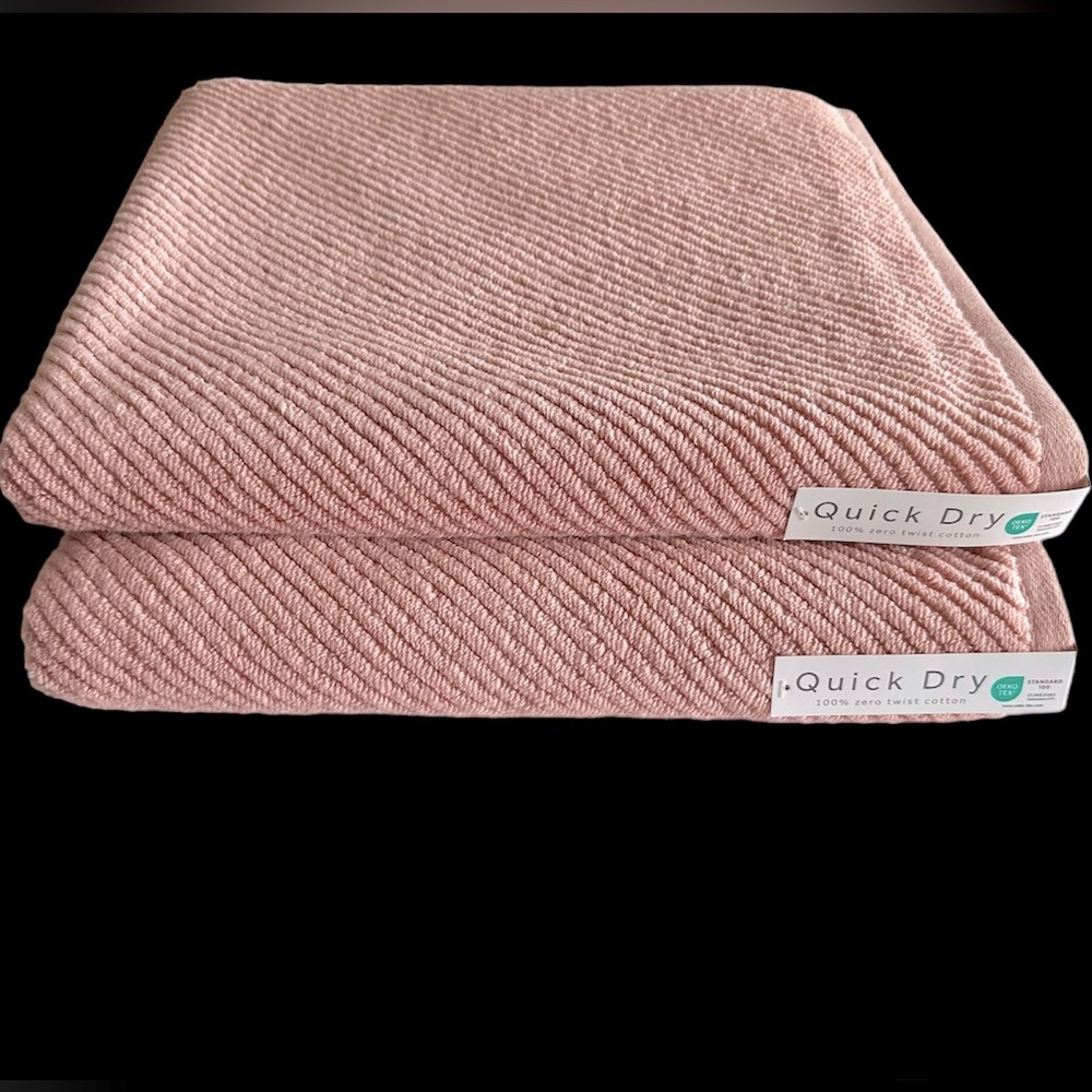 Quick Dry 2 Bath Towels 100 % Cotton Light Pink NEW WITH TAGS  Sustainably Made